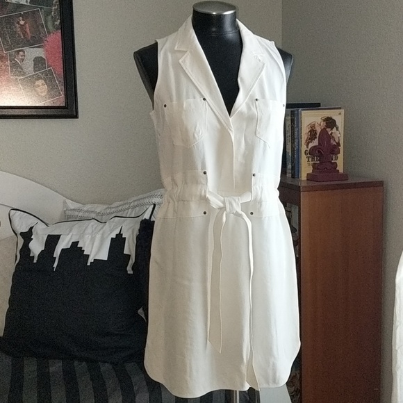 Banana Republic Dresses & Skirts - Banana Republic Sleeveless Dress